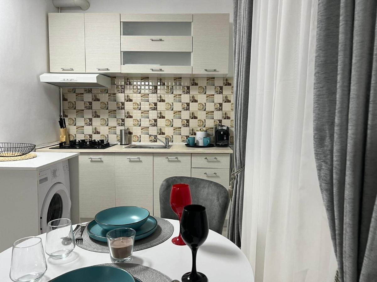 Compact House Apartment *